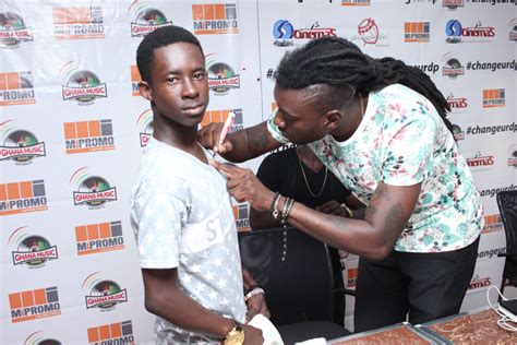 News Pappy Kojo Makes Over 2000 Fans Happy At Change Ur Dp With Pappy