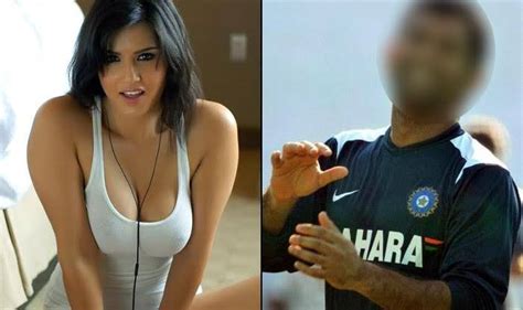 Sunny Leone Revealed Her Favourite Indian Cricketer