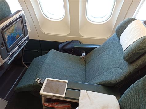 Flight Review Cathay Pacific Regional Business Class A330 300 Surabaya
