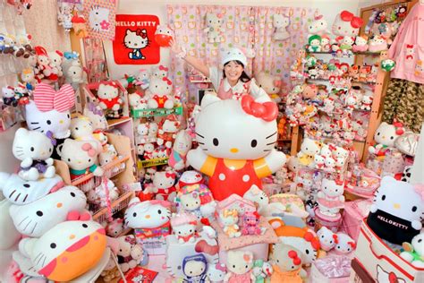 Hello Kitty Asako Kanda Japan Has 4519 Different Hello Kitty Items