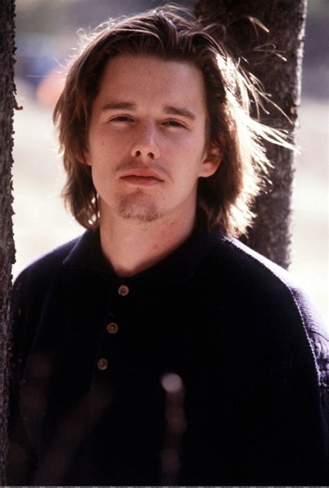 My daughter is 17, almost 18, and i am 35. Ethan Hawke, desde "La sociedad de los poetas muertos ...