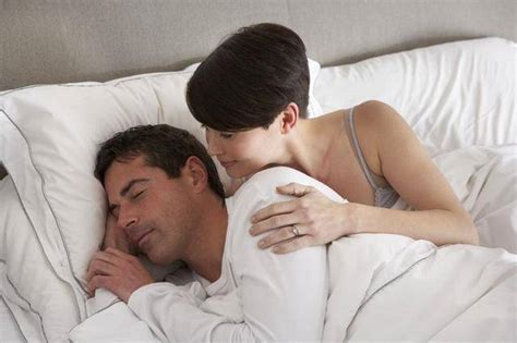 為什麼現在越來越多「中年夫妻」，還沒有到老年就已開始「分床、分房睡」？ 每天好日子
