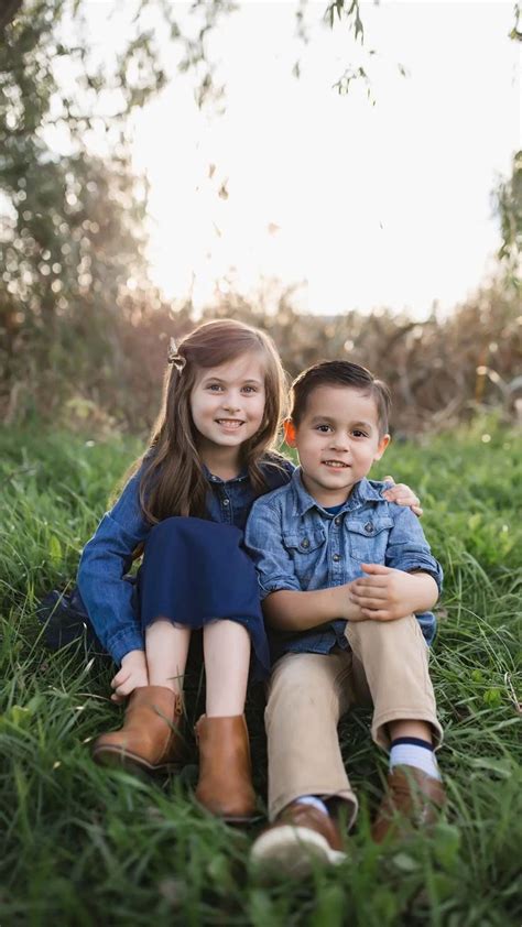 Sibling Pose Ideas Sibling Photography Poses Two Sibling Photography Sibling Photography Pose