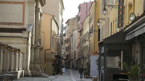 The series focuses on one of … Durcissement du confinement : Cette date tant redoutée qui ...