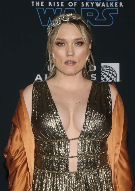 Clare Grant Cleavage Thefappening