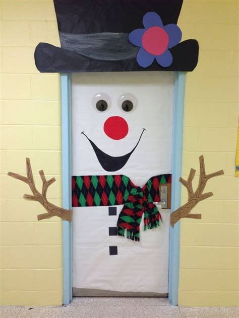 41 Cute Christmas Door Decoration Ideas For Your Holiday