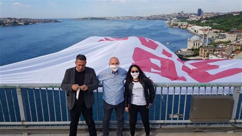 Chp Li Milletvekilleri 15 Temmuz Şehitler Köprüsü Ne 128 Milyar Dolar Nerede Yazılı Pankart Astı
