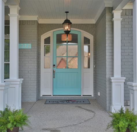 It was a nice front door…just a little typical and expected. Set The Stage | House of Turquoise