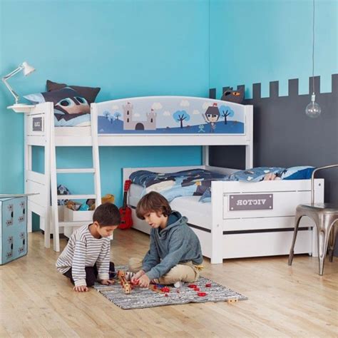The challenge is finding (or building) a bunk. Make A Broad Impression With Corner Bunk Beds For Kids | Corner bunk beds, Kids bunk beds, Bunk beds