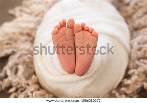 Foot Newborn Baby Peeling Skin Fingers Stock Photo 1586380372