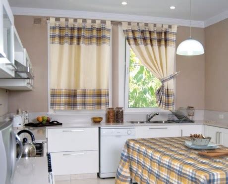 Si tu cocina es de estilo. Cómo elegir una cortina adecuada para la cocina | Albañiles