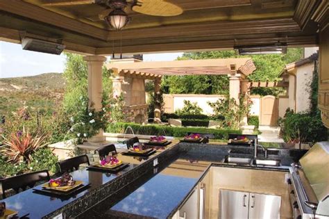 Five Reasons To Include An Outdoor Dining Area In Your Landscape Design
