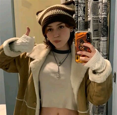 Morgue Her Style Hair Inspo Brunette Winter Hats Loser Yellow