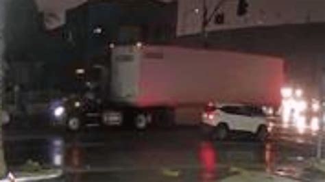 Mother Killed In Big Rig Hit And Run Crash Nbc Los Angeles