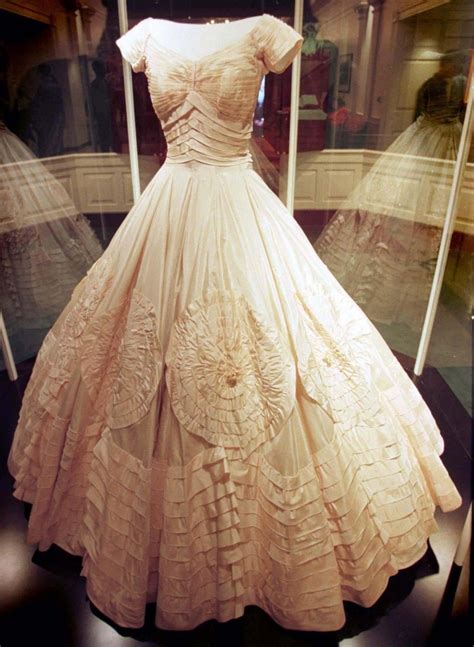 Jackie Kennedys Wedding Dress Stunning Jackie O Fashion Icon