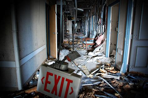 This Creepy Abandoned Hospital In Louisiana Is Still Standingand