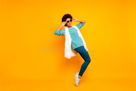 Full Size Photo Of Cheerful Afro American Girl Feel Crazy Dance Dancer