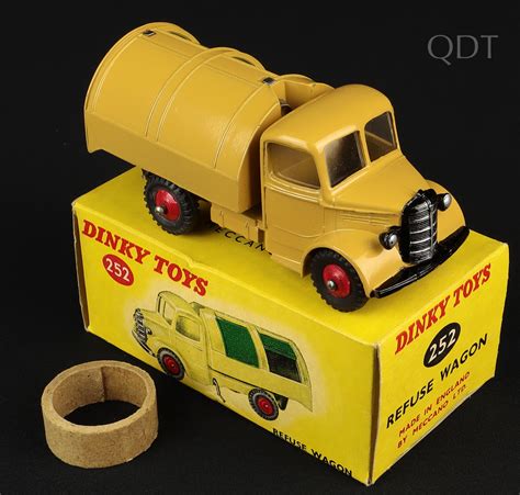 Dinky Toys 252 Bedford Refuse Wagon Qdt