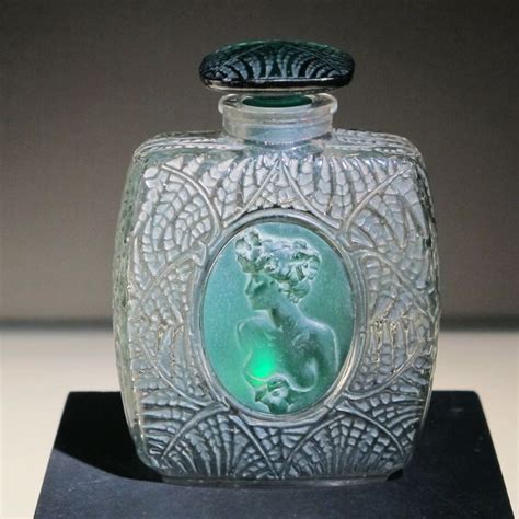 Les flacons de parfum selon René Lalique Musée Lalique Wingen sur Moder Lalique