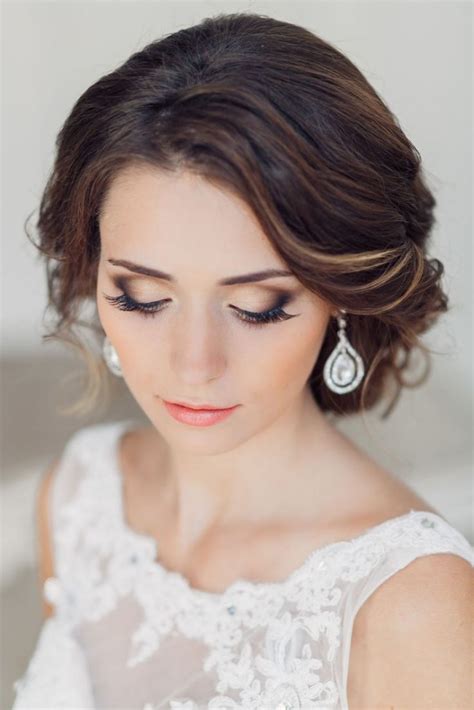 Follow these bridal makeup tips and make your wedding occasion more beautiful. Bridal Makeup Tips And Ideas