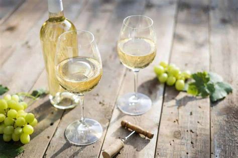 20 Popular Types Of White Wine