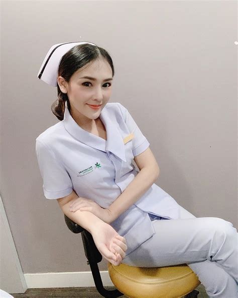 นุ่มนิ่ม วรรษมน พยาบาลสาวสุดฮอต ในลุคสวย ๆ เซ็กซี่ ๆ