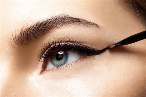 How To Master The Winged Eyeliner Be Beautiful India Be Beautiful India