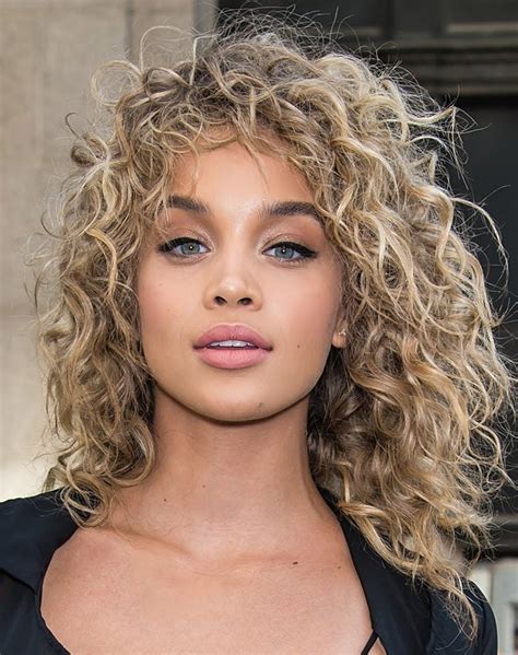 How To Wear Curly Hair In A Modern Way Purewow