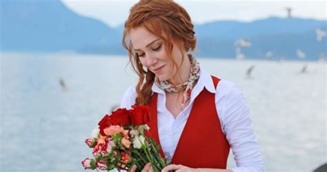 Maybe you would like to learn more about one of these? Elçin Sangu'nun tuttuğu takım ortaya çıktı - Magazin Haberleri