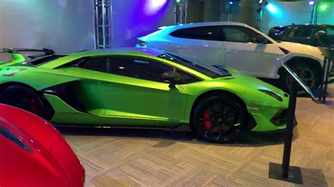 Auto Show Lamborghini Aventador Svj And Mclaren 720s Youtube
