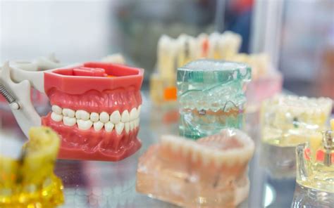 Consejos Para Mantener Intacta Tu Dentadura Postiza Clinica Dental