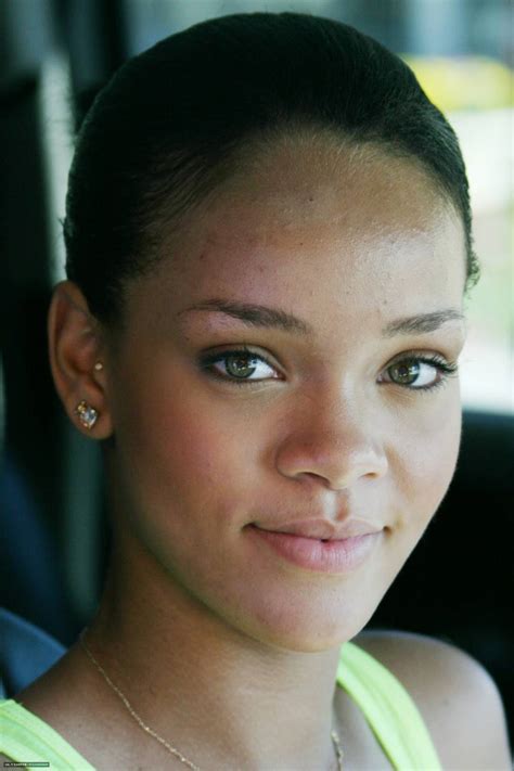 Rihanna Without Makeup Is Still Gorgeous And Stunning ORC T