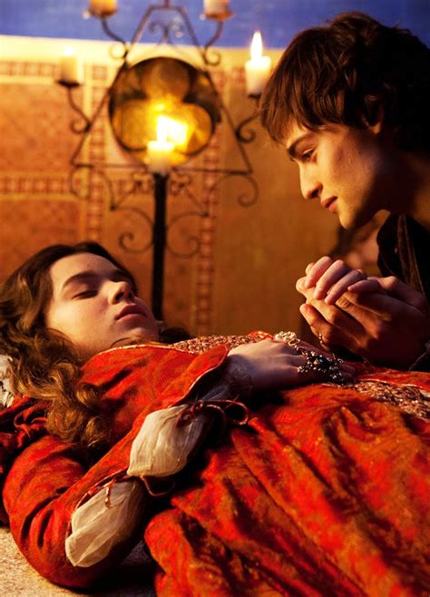 Hailee Steinfeld And Douglas Booth In ‘romeo And Juliet 2013 Douglas Booth Romeo Julia
