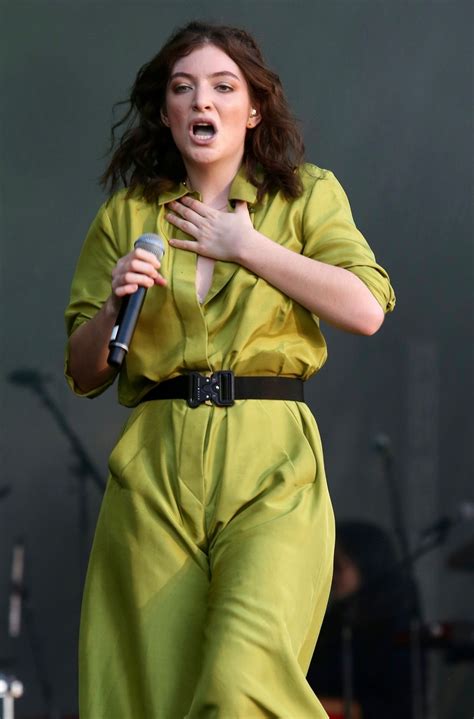 November 7, 1996), better known by her stage name lorde, is a pop star hailing from new zealand. LORDE Performs at Iheartradio Beach Ball Summer Concert in ...
