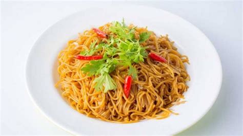 It is commonly found in southeast asia and is popular in indonesia, malaysia, brunei, cambodia, east timor, laos, vietnam, thailand, singapore, and myanmar. Resep Misua Goreng (13 M+)