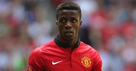 Wilfried Zaha Playing For Manchester United Planet Football