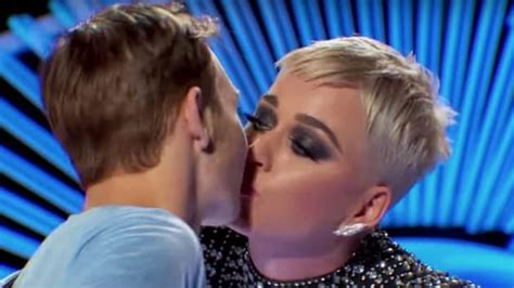 Katy Perry Kissed An American Idol Contestant Without His Consent Twitter Is Calling It Sexual