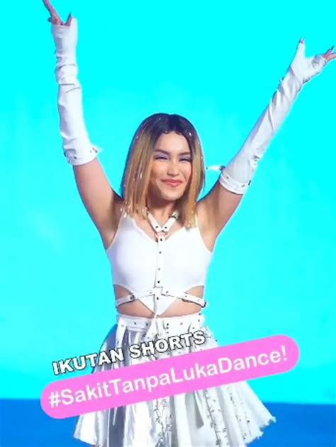 Rilis Single Baru, Ini 6 Potret Ayu Ting Ting yang Berdandan ala K-Pop