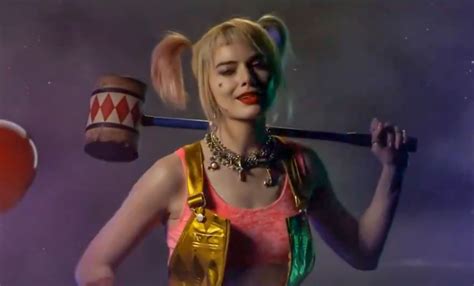 Leaked Birds Of Prey Trailer Has A Bonkers Af Margot Robbie As Harley