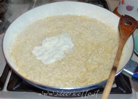 Un prodotto 100% italiano, a filiera corta e senza glutine, questo risotto è la soluzione ideale per chi desidera preparare un pasto sano e gustoso in poco tempo. Ricetta Risotto con cipolla e verzin di vacca Occelli ...
