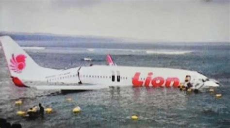 indonesia airlines flight lion air crashes into sea arunachal24