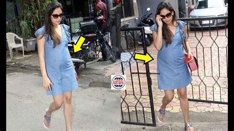shahid kapoor s wife mira rajput is pregnant spot at home youtube