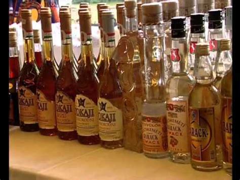 Kalocsa is a small hungarian town with about 15,000. Das "rote" Gold von Kalocsa - Paprika - YouTube