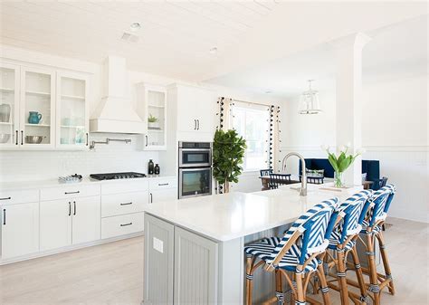 25 Cheerful And Breezy Beach Style Kitchens For The Efficient Modern Home