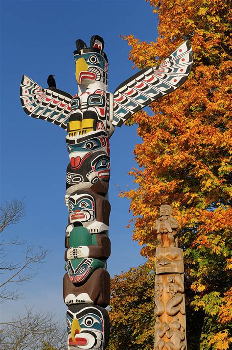 Totem pole basically an output driver circuit use to convert one level of voltage into another level of voltage. Kakasolas and Beaver Crest totem poles in Stanley Park ...