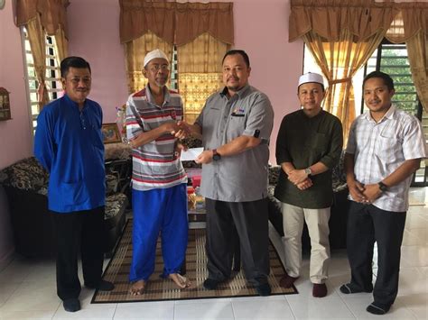 Gaji pegawai pos baik itu gaji pegawai kantor pos lulusan sma, petugas loket kantor pos, gaji oranger pos indonesia serta jabatan lainnya. Gambar Aktiviti - Koperasi Pegawai-Pegawai Kerajaan Pahang