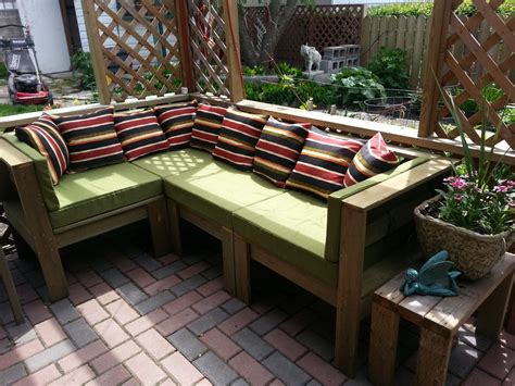 It's easy—if you have the right materials. Outdoor Sectional | Do It Yourself Home Projects from Ana White | Diy patio furniture, Pallet ...