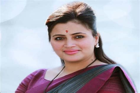 Independent mp from amravati, navneet rana, on march 8 celebrated holi with tribals. Amravati MP Navneet Kaur Rana get discharged from lilavati ...