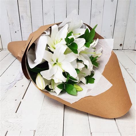 Make your dad feel special on father's day with an appealing flower bouquet. 4 White Lilies | Online Father's Day Flowers & Gift ...