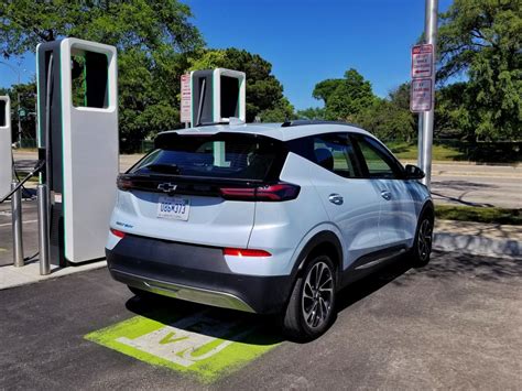 2022 Chevrolet Bolt Euv Public Charging Station Pros And Cons